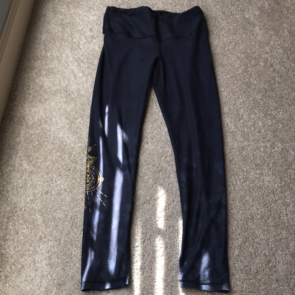 Size small Sol & Mane yoga pants. Good condition.